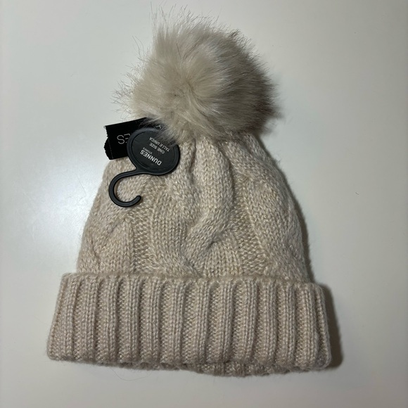 Dunnes Stores Accessories - NWT Dunnes Store Pom Beanie